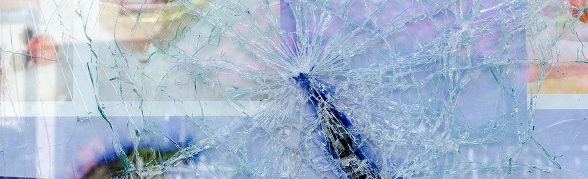 Window Broken Glass Repair in Miami Beach, FL
