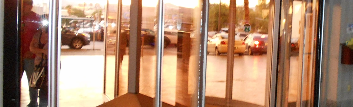 Storefront Glass Repair Cost in Miami Beach, FL